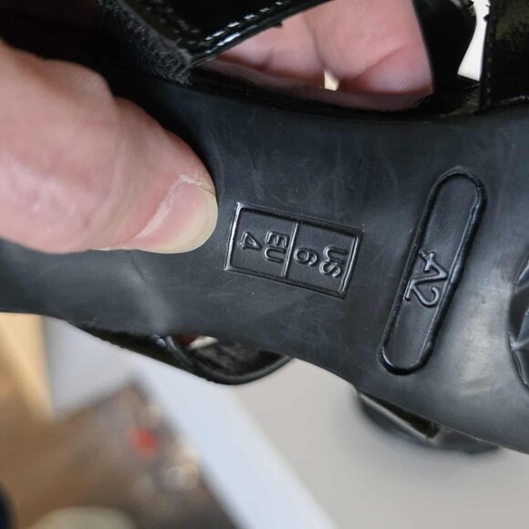 EUC A2 by Aerosoles Powprika Heel Sandlas/Mules Black/Silver - Picture 5 of 5